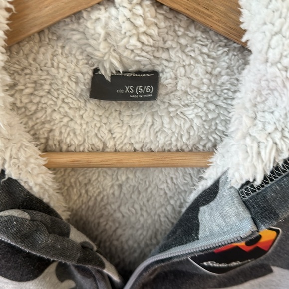 Eddie Bauer Camouflage Zip Up Hoodie Sweatshirt with Fuzzy Lining Size 5/6 - Picture 5 of 11